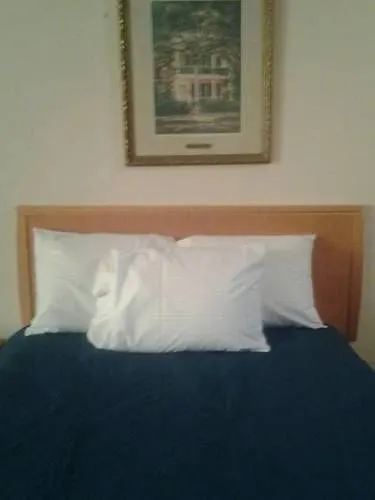 Family Inns Of America Williamsburg Hotel