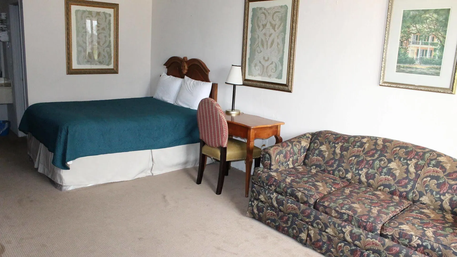 Family Inns Of America Williamsburg Hotel